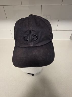 ALO Yoga Black Logo Label Hat Baseball Cap